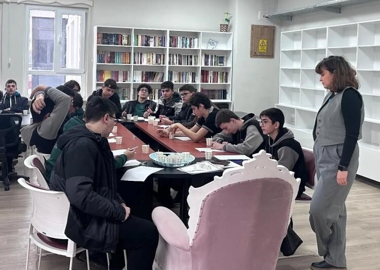 KÜTAHYA ŞEHİT SELİM CANSIZ AİHL’DE ÖĞRENCİ, YAZAR BULUŞMASI