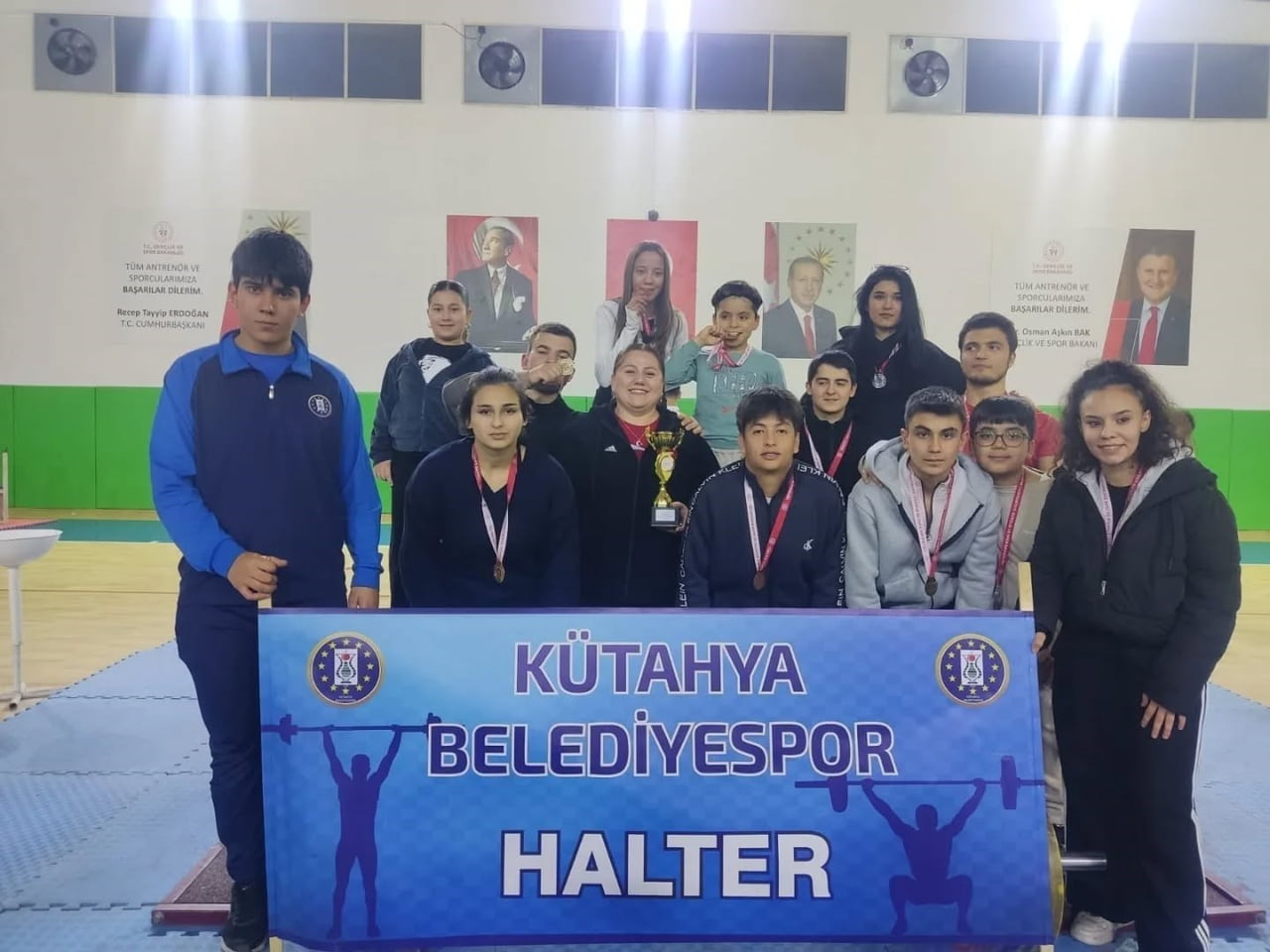 KÜTAHYALI HALTERCİLERİNDEN BÜYÜK BAŞARI
