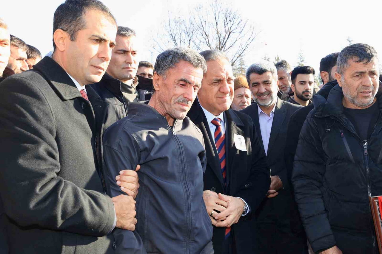 – KUZEY IRAK’TA GÖREV YAPAN BİNGÖLLÜ UZMAN ÇAVUŞ ŞEHİT OLDU