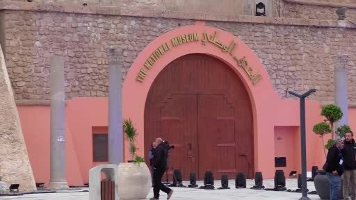 Libya'da Muammer Kaddafi rejiminin devrilmesinden bu yana iş savaş sırasında kapalı olan başkent...