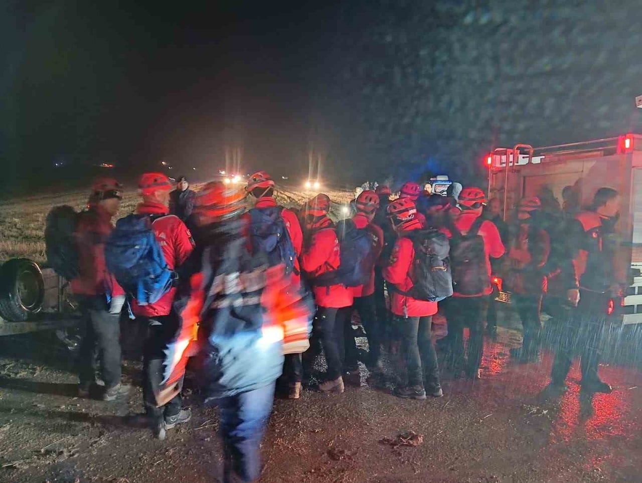LİBYA GENELKURMAY BAŞKANI AL-HADDAD’I TAŞIYAN UÇAĞIN DÜŞMESİN ARDINDAN VATANDAŞLAR O ANLARI İHLAS...