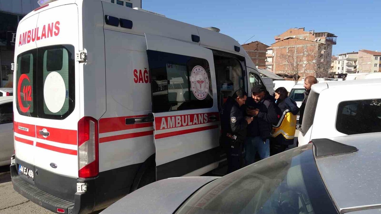 MALATYA'DA ALACAK VERECEK MESELESİ NEDENİYLE ÇIKAN SİLAHLI KAVGADA 2 KİŞİ YARALANDI.
