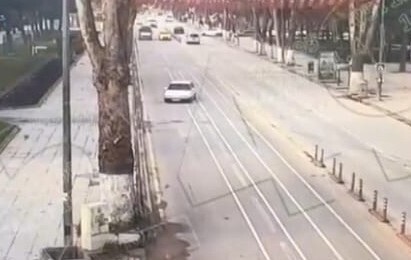 MALATYA'DA CADDEDE DRİFT ATAN SÜRÜCÜYE İDARİ PARA CEZASI KESİLİRKEN ARAÇ 60 GÜN TRAFİKTEN MEN...