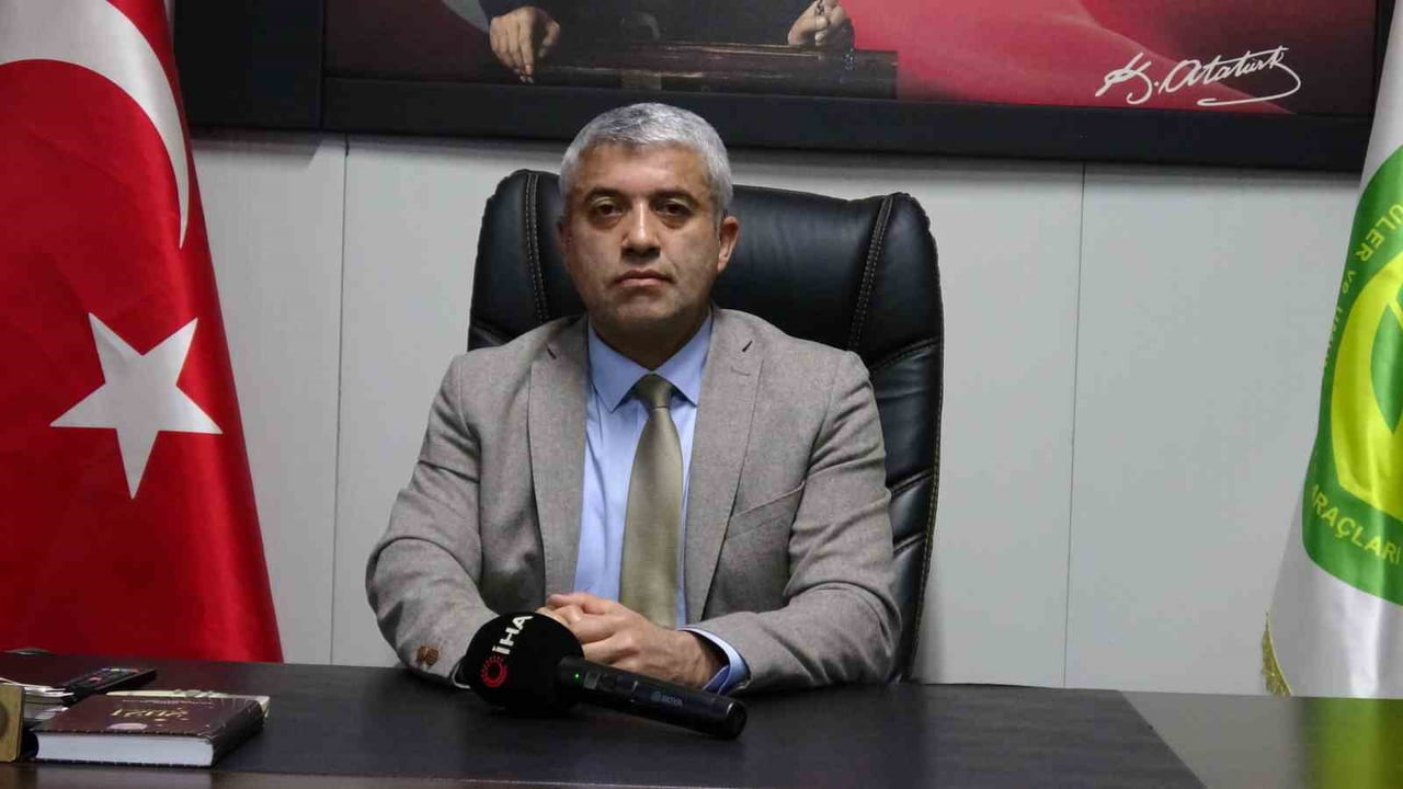 MALATYA’DA BUZLANMA SERVİS ARAÇLARINI DA VURDU