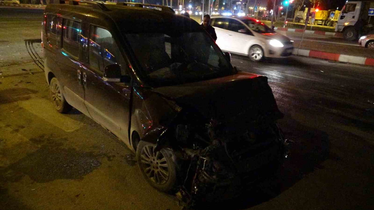 MALATYA’DA ÜÇ AYRI KAZA: 5 YARALI