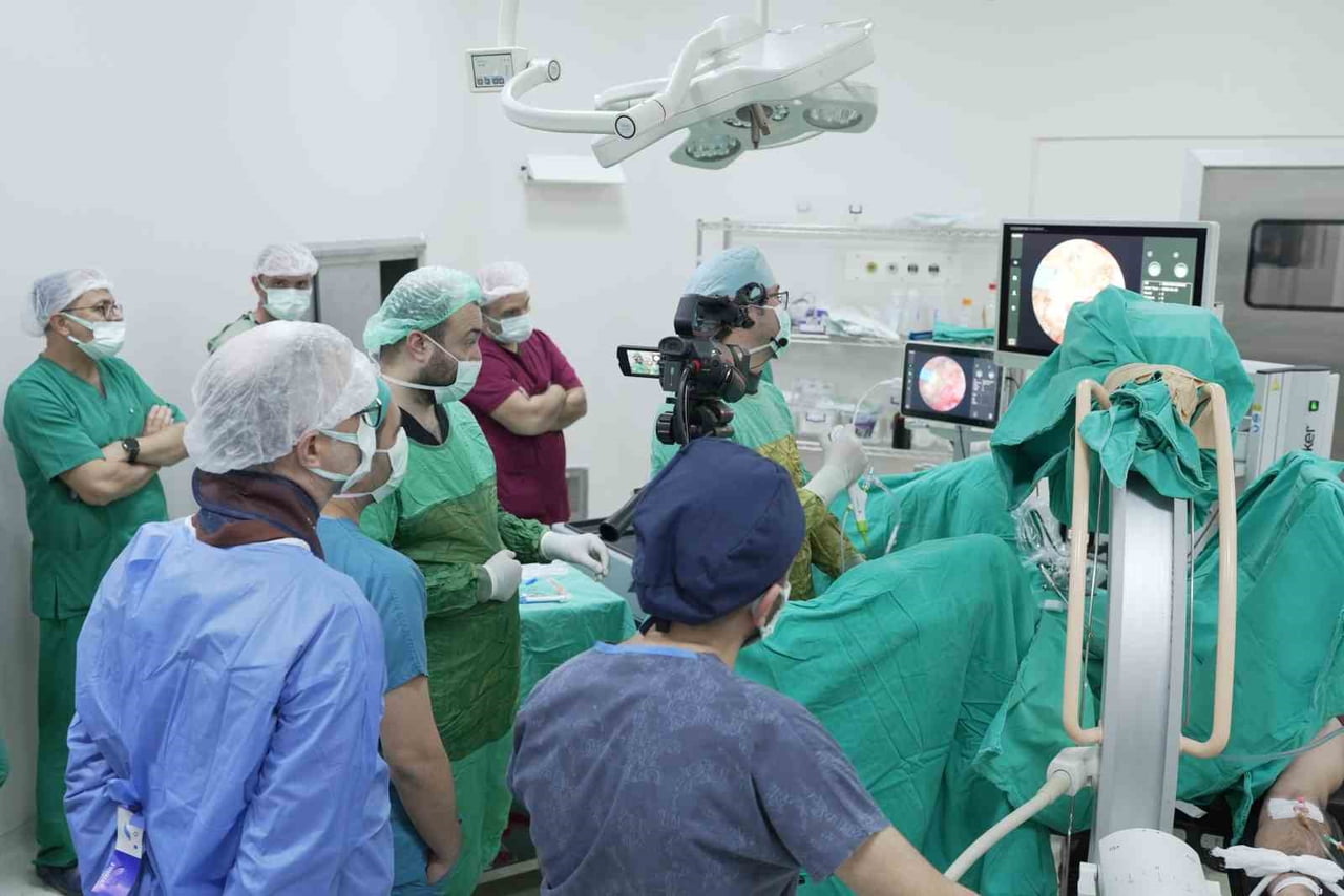MALATYA EĞİTİM VE ARAŞTIRMA HASTANESİ’NDE 320 KİŞİNİN KATILDIĞI CANLI CERRAHİ KURSU