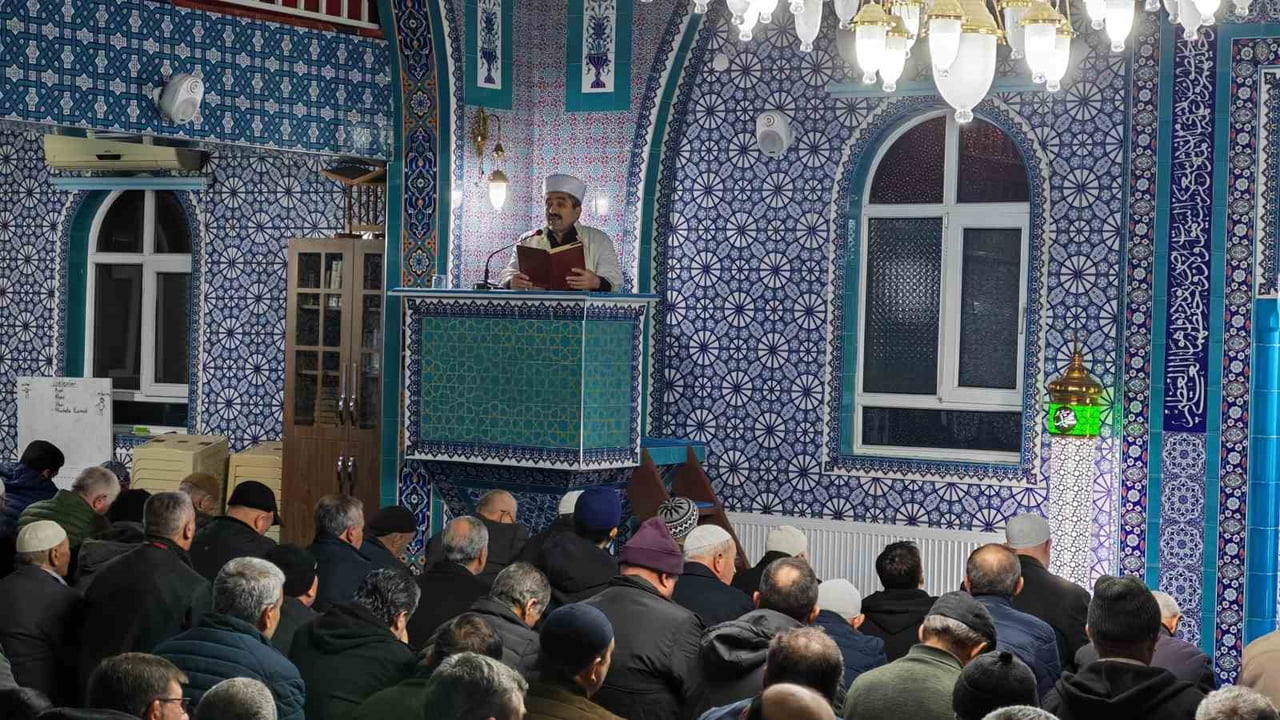 MANİSA’NIN DEMİRCİ İLÇESİNDE REGAİP KANDİLİ, CAMİLERDE DÜZENLENEN MEVLİD-İ ŞERİF PROGRAMLARI VE...