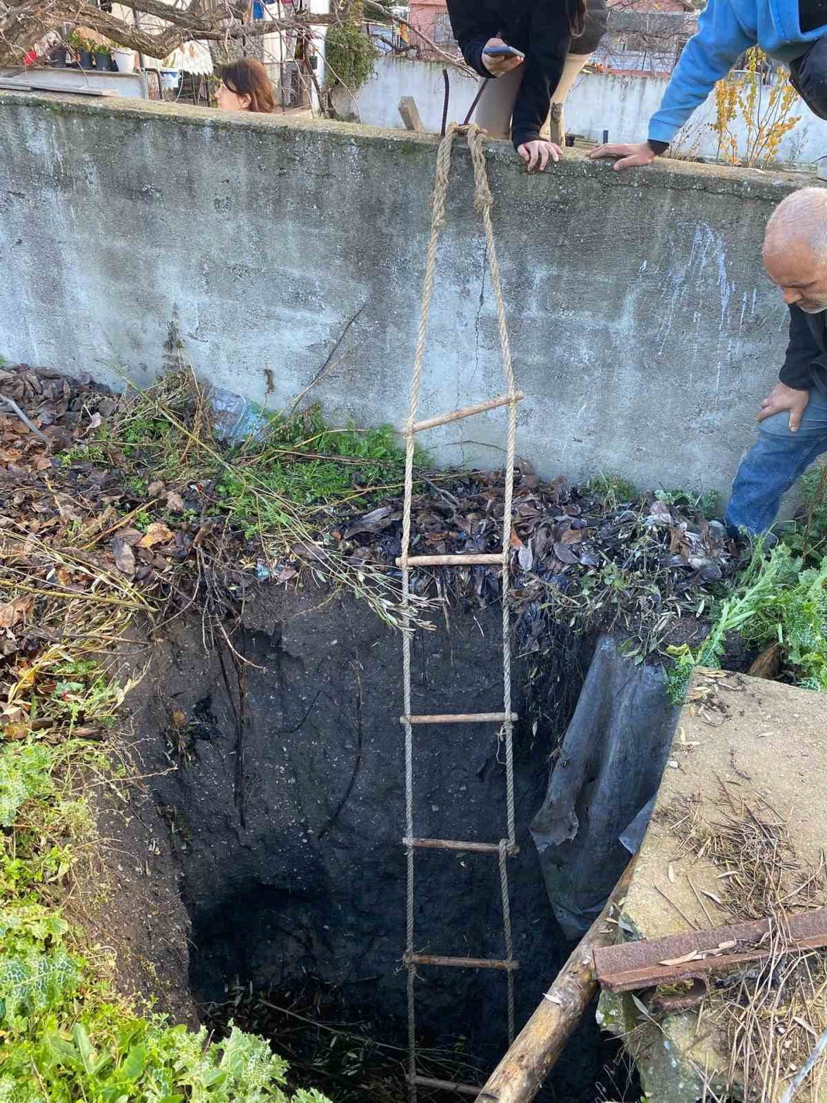 MANİSA’NIN KIRKAĞAÇ İLÇESİNDE YAKLAŞIK 5 METRE DERİNLİĞİNDEKİ SU KUYUSUNA DÜŞEN KÖPEK, İTFAİYE...