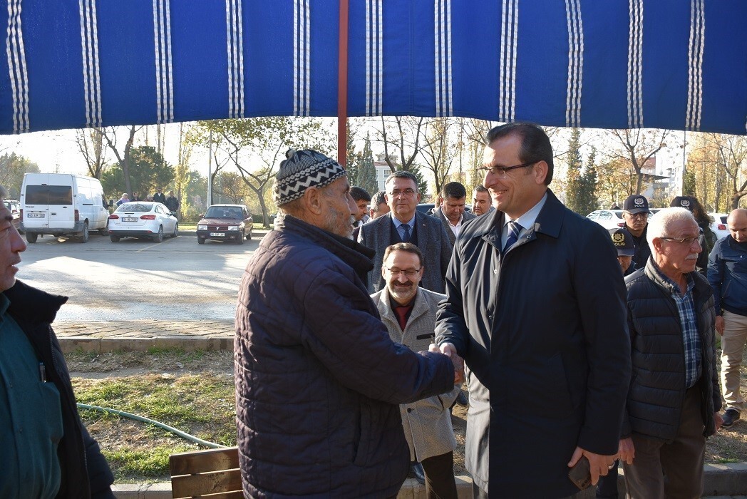 MANİSA’NIN SALİHLİ İLÇE KAYMAKAMI ALİ GÜLDOĞAN, VATANDAŞLARLA BULUŞMA PROGRAMI KAPSAMINDA...