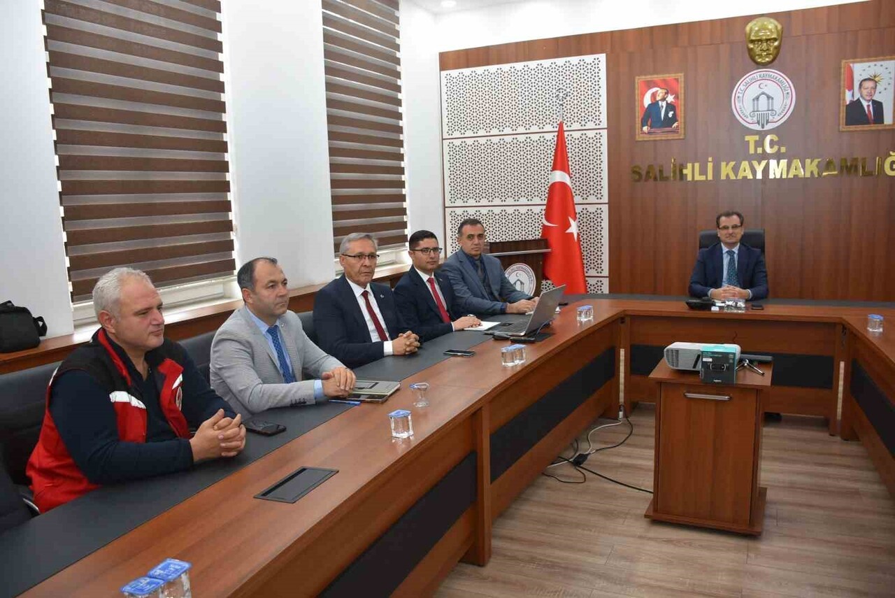 MANİSA’NIN SALİHLİ İLÇESİNDE ARALIK AYI KAMU YATIRIM VE HİZMETLERİNİN ELE ALINDIĞI DEĞERLENDİRME...