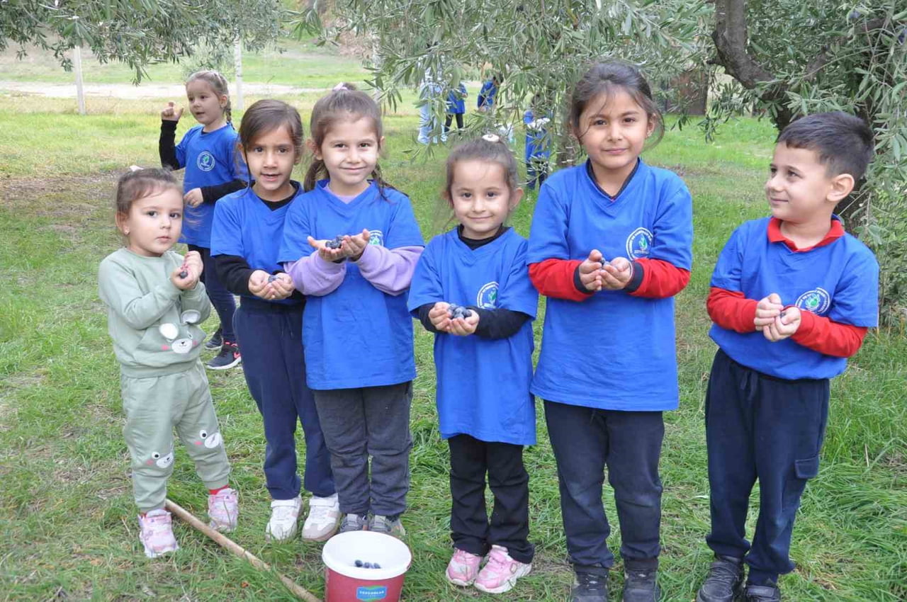 MANİSA’NIN SALİHLİ İLÇESİNDE BULUNAN TİCARET VE SANAYİ ODASI İLKOKULU, ANASINIFI ÖĞRENCİLERİYLE...