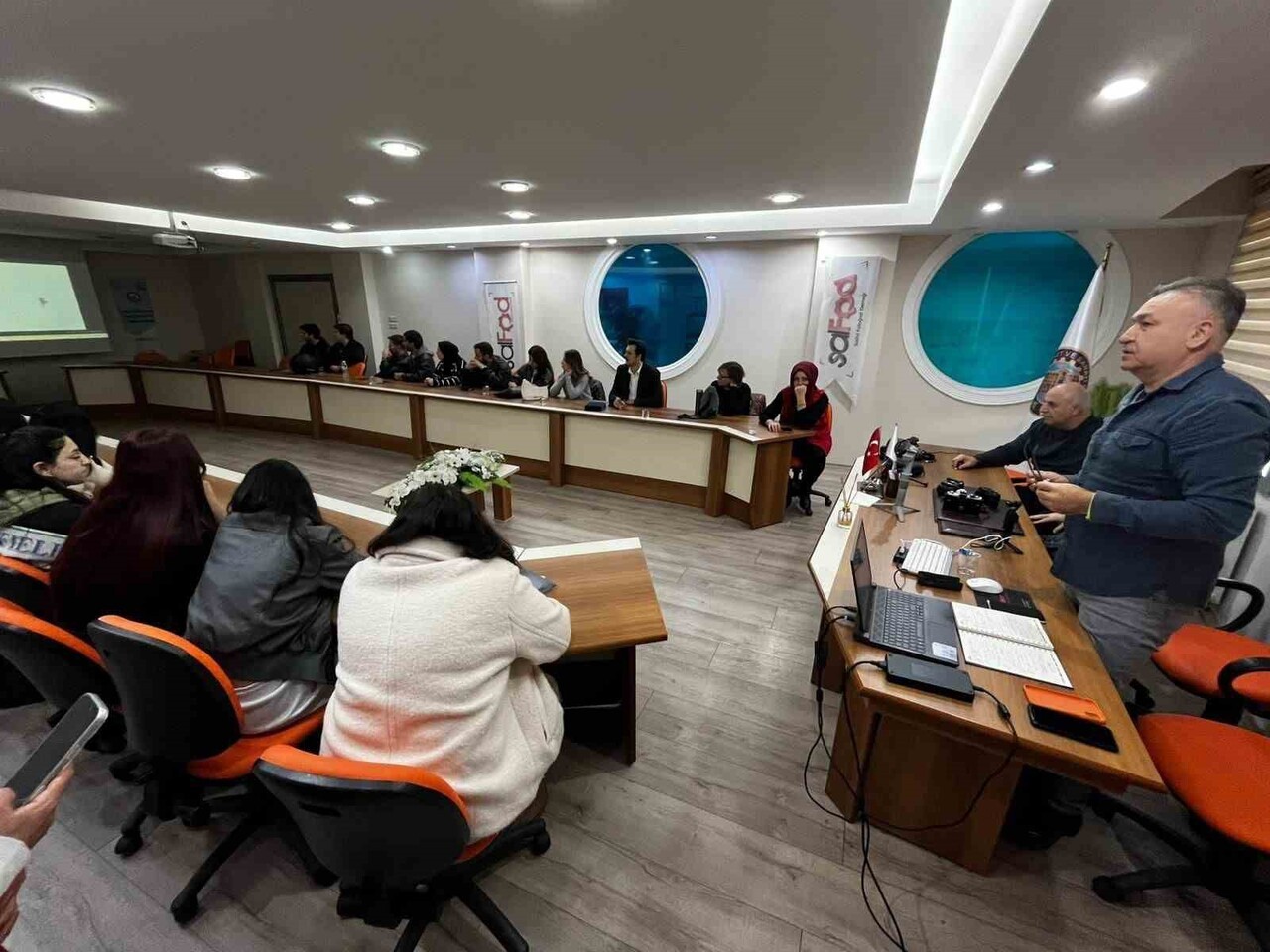 MANİSA’NIN SALİHLİ İLÇESİNDE FAALİYET GÖSTEREN SALİHLİ FOTOĞRAF DERNEĞİ (SALFOD), CELAL BAYAR...