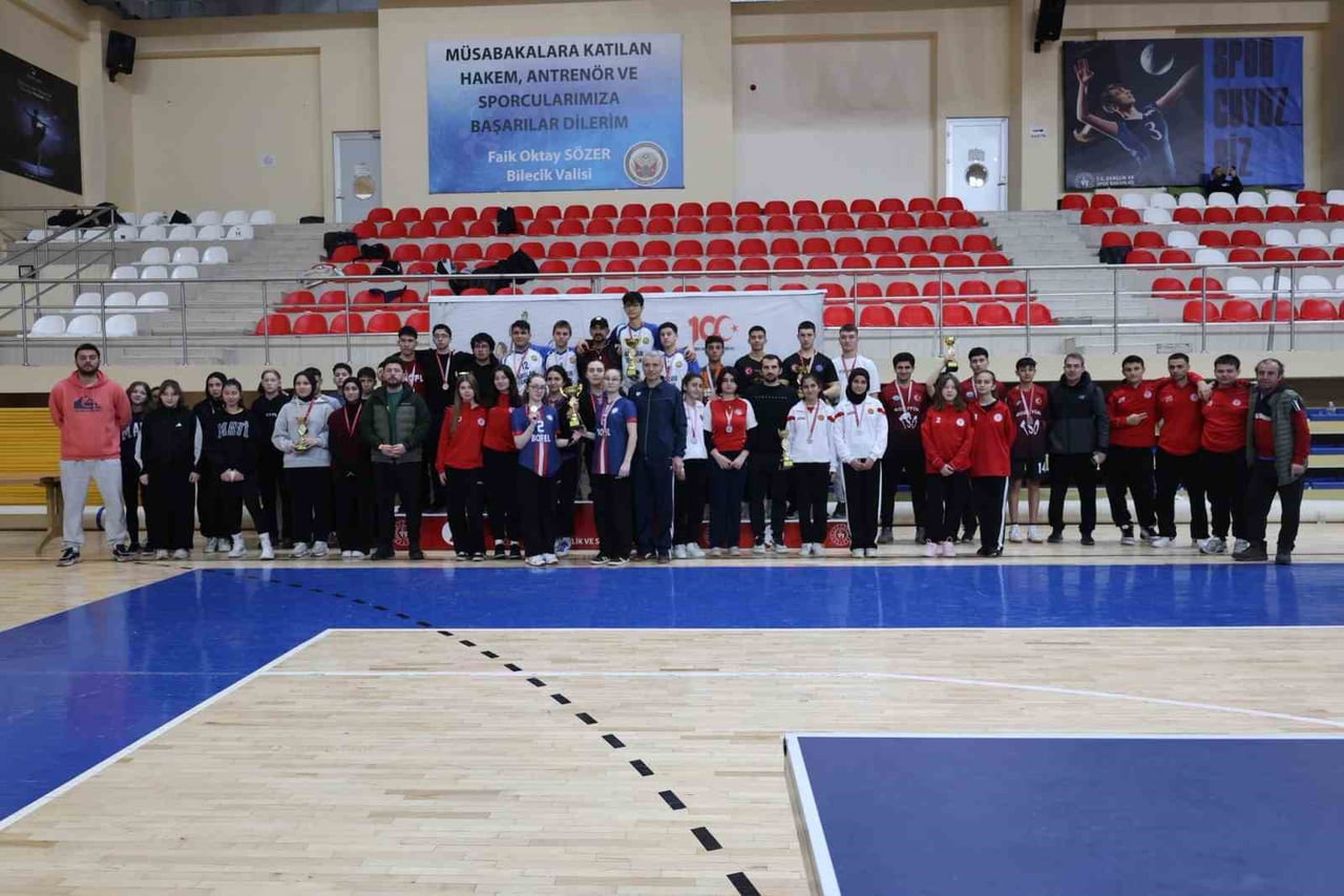 MASA TENİSİ GENÇLER İL BİRİNCİLİĞİ MÜSABAKALARI SONA ERDİ