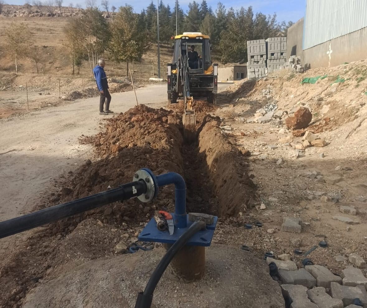 MAZIDAĞI İLÇE MERKEZİNİN DIŞINDA KALMASI NEDENİYLE YILLARDIR İÇME SUYU SORUNU ÇÖZÜLEMEYEN, 46...