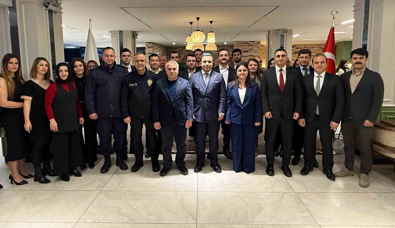 MERSİN'İN ANAMUR İLÇESİ ADLİYESİNDE GÖREVLİYKEN TAYİNLERİ ÇIKAN HAKİMLERE VEDA PROGRAMI...