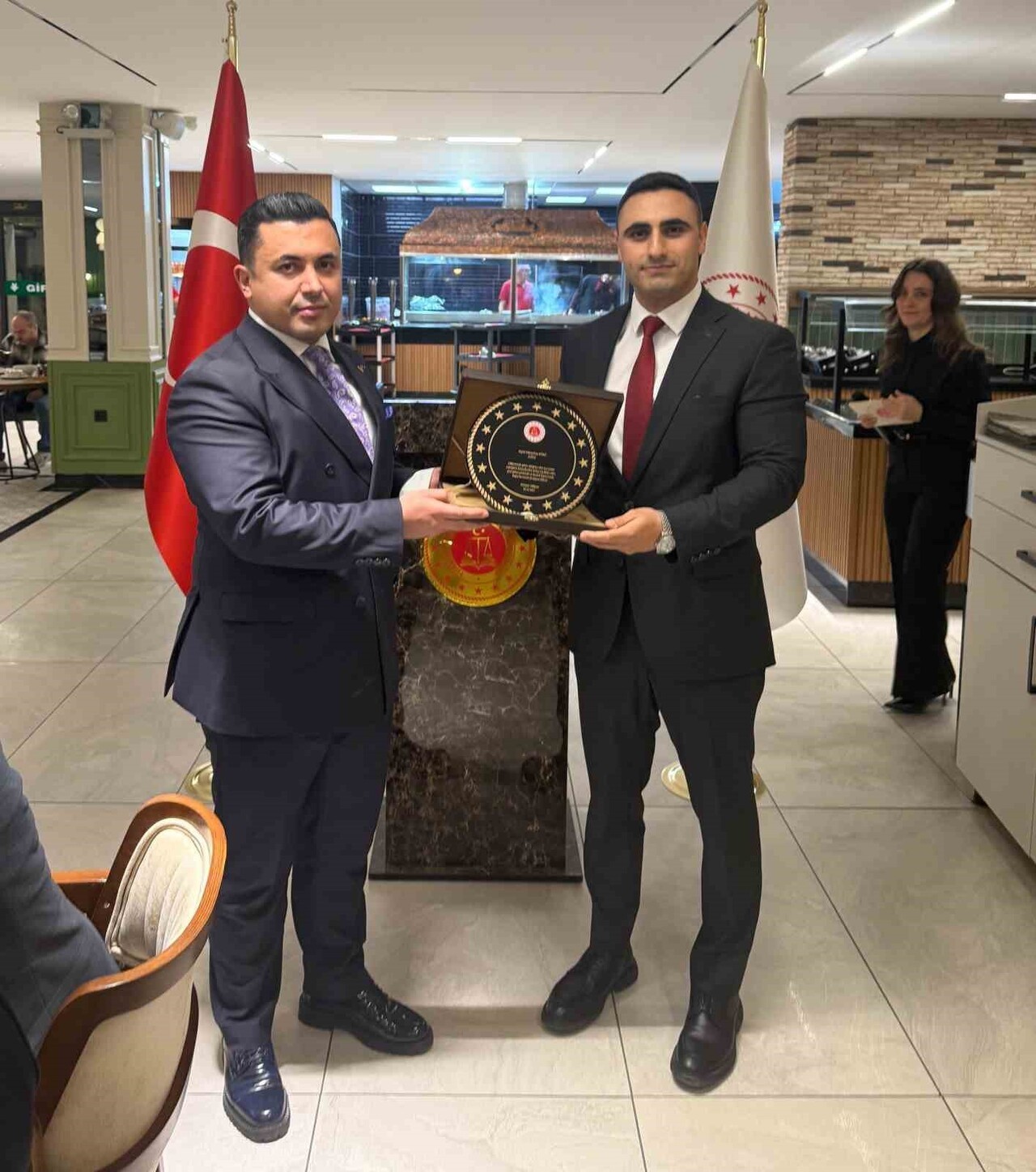 MERSİN'İN ANAMUR İLÇESİ ADLİYESİNDE GÖREVLİYKEN TAYİNLERİ ÇIKAN HAKİMLERE VEDA PROGRAMI...