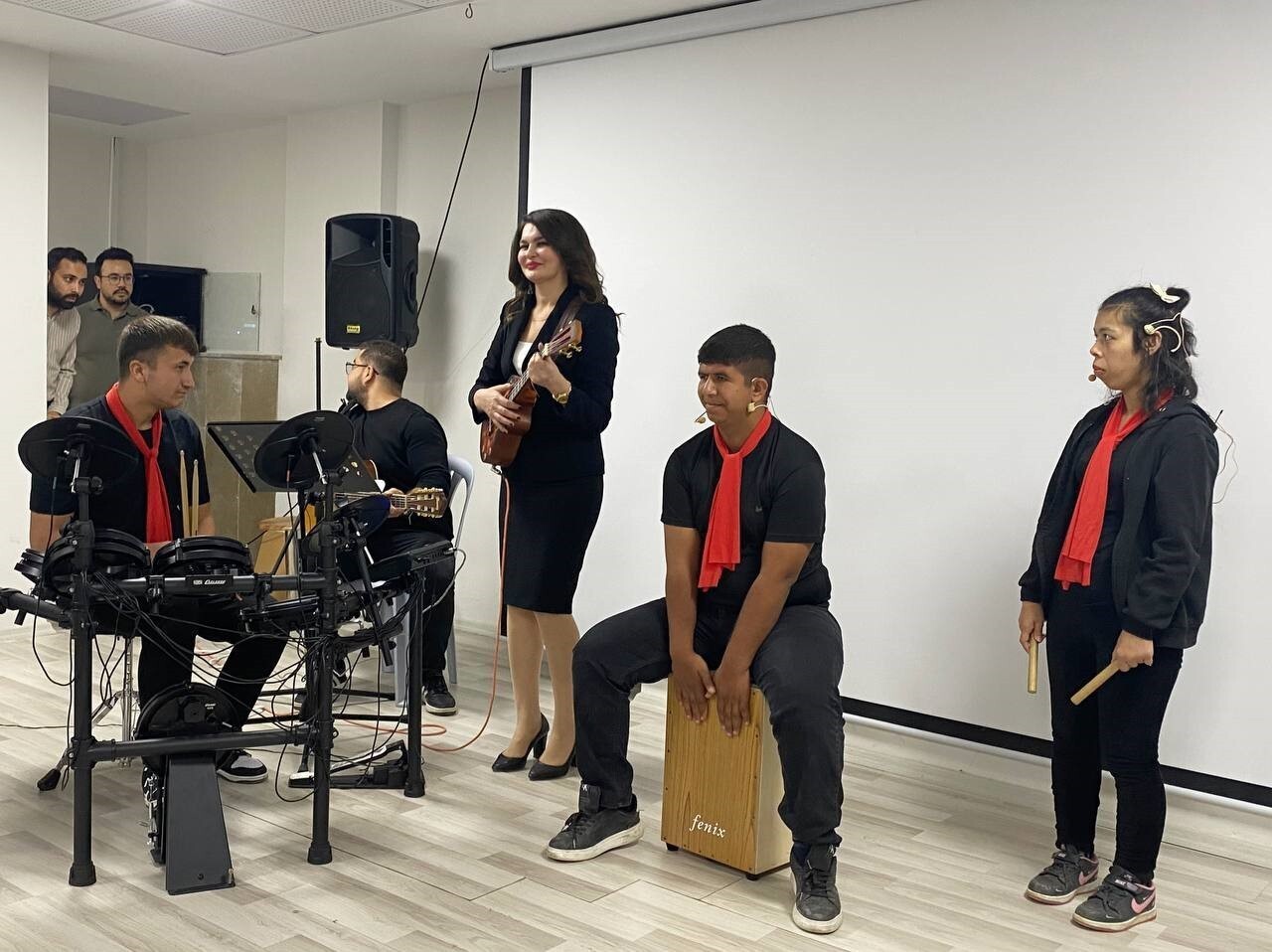 MERSİN'İN ERDEMLİ İLÇESİNDE MİLLİ EĞİTİM MÜDÜRLÜĞÜ İLE İLÇE BELEDİYESİ İŞ BİRLİĞİNDE 3 ARALIK...