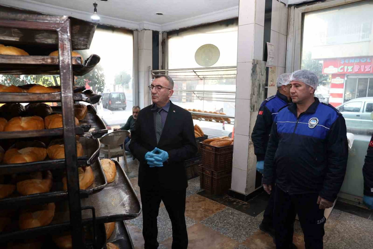 MERSİN'İN MERKEZ İLÇE AKDENİZ BELEDİYESİ ZABITA MÜDÜRLÜĞÜ EKİPLERİ, İLÇEDE FAALİYET GÖSTEREN...