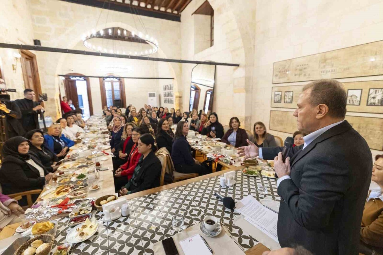 MERSİN BÜYÜKŞEHİR BELEDİYE BAŞKANI VAHAP SEÇER İLE EŞİ MERSİNDEN KADIN KOOPERATİFİ BAŞKANI MERAL...