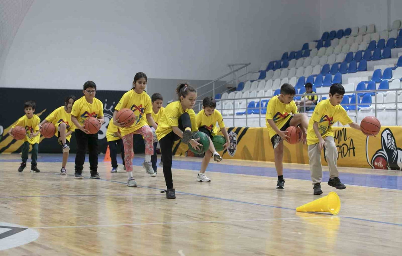 MERSİN BÜYÜKŞEHİR BELEDİYESİ TARAFINDAN YIL BOYUNCA SÜRDÜRÜLEN ÜCRETSİZ BASKETBOL KURSLARI...