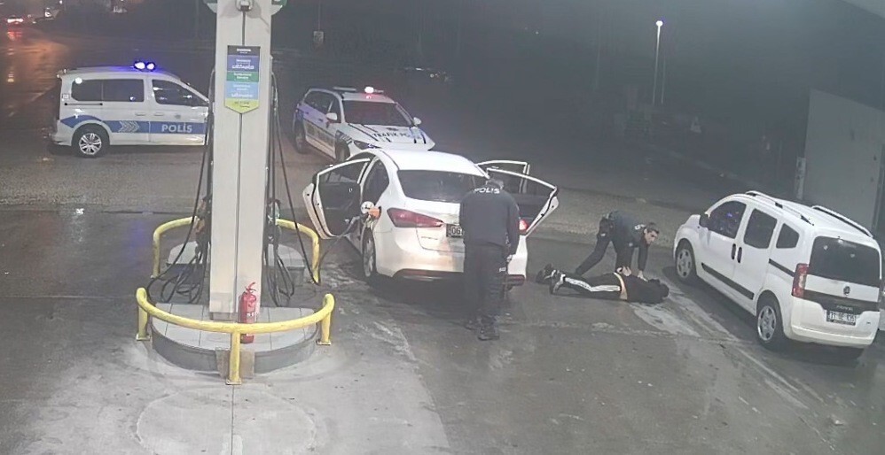 MERSİN’DE BİR GIDA İŞLETMESİNDE YAŞANAN VE YAKLAŞIK 1 MİLYON DOLARIN ÇALINDIĞI GASP OLAYI, POLİS...