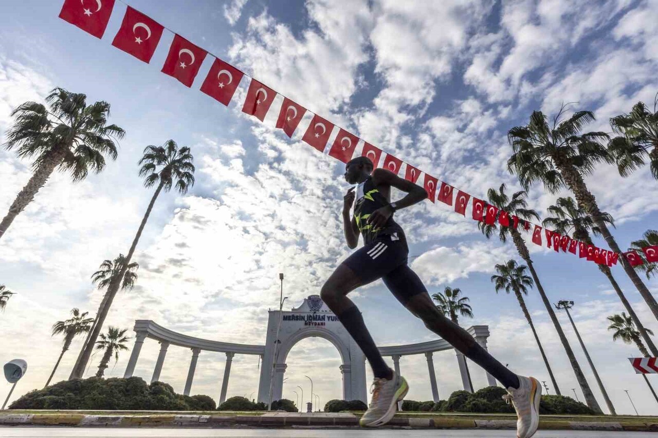 MERSİN’DE BU YIL 7’NCİSİ DÜZENLENEN ULUSLARARASI MERSİN MARATONU, REKORLARA SAHNE OLDU.