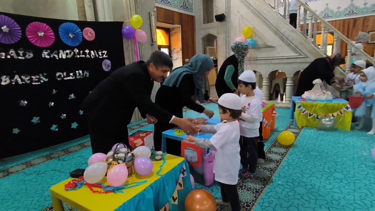 MERSİN’İN ANAMUR İLÇESİNDE, ÜÇ AYLARIN BAŞLANGICI VE REGAİB KANDİLİ DOLAYISIYLA YÜZYILLARDIR...