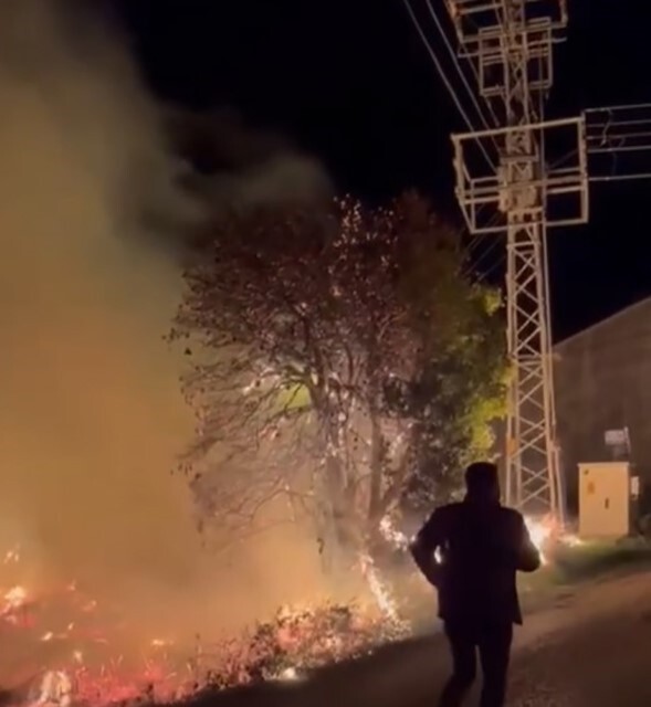 MERSİN’İN BOZYAZI İLÇESİNDE SAZLIK ALANDA ÇIKAN YANGIN, EKİPLERİN MÜDAHALESİYLE SÖNDÜRÜLÜRKEN...