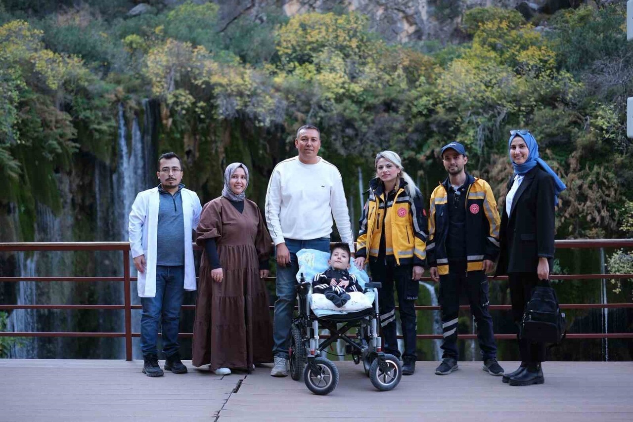 MERSİN’İN MUT İLÇESİNDE DOĞUŞTAN OSTEOGENESİS İMPERFECTA (CAM KEMİK) HASTASI OLAN 13 YAŞINDAKİ...