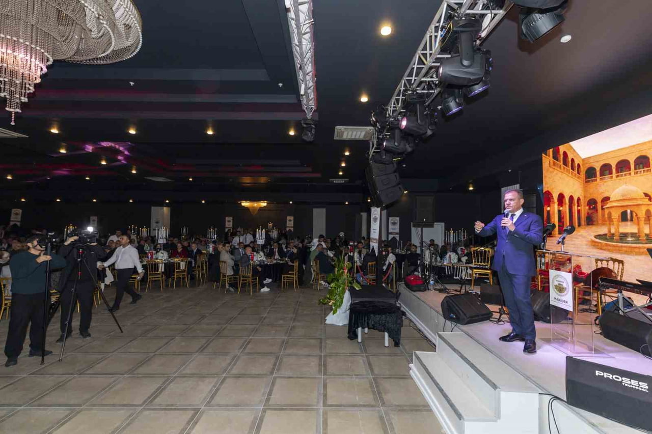 MERSİN MARDİNLİLER YARDIMLAŞMA VE DAYANIŞMA DERNEĞİ’NİN 25. YIL ONUR GECESİ’NE KATILAN TBB BAŞKAN...