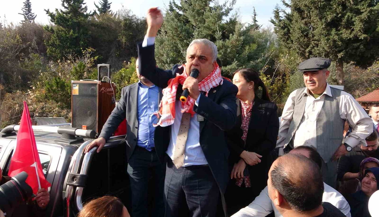 MERSİN MİLLETVEKİLİ HASAN UFUK ÇAKIR KENDİNİ KARŞILAYANLARA HİTAP ETTİ