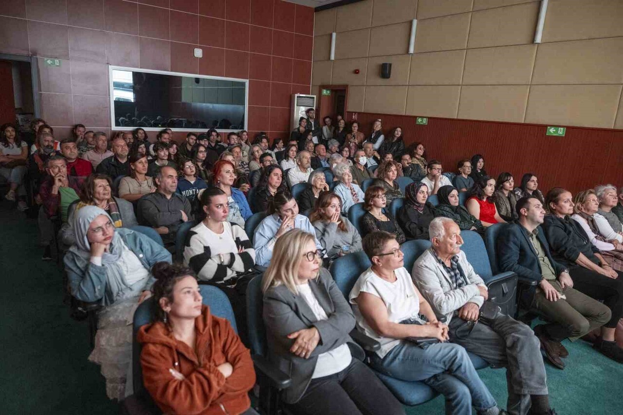 MERSİN SİNEMA OFİSİ’NİN DÜZENLEDİĞİ GÖSTERİMDE, KADIN RADYOCULARIN MÜCADELESİNİ ANLATAN ‘BİZ...