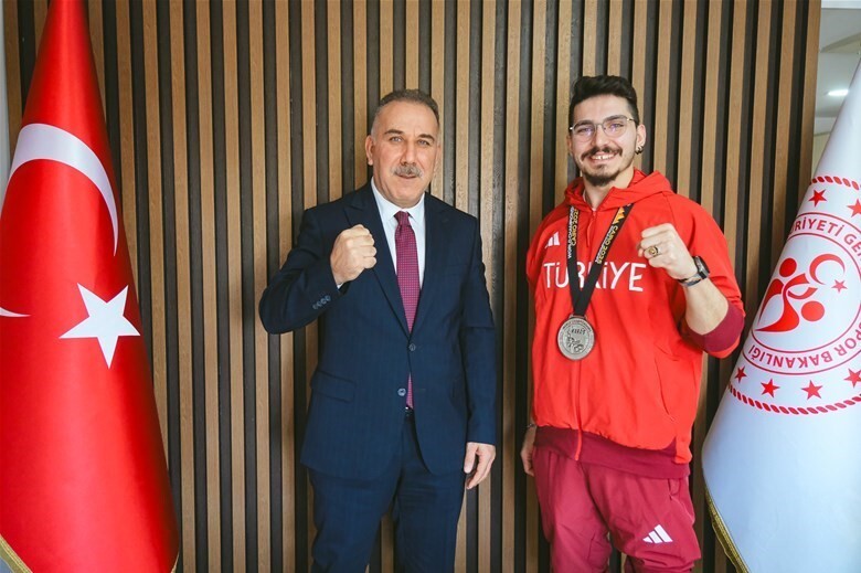MISIR’DA DÜZENLENEN DÜNYA BÜYÜKLER VE PARA-KARATE ŞAMPİYONASI’NDA GÜMÜŞ MADALYA KAZANAN AYDINLI...