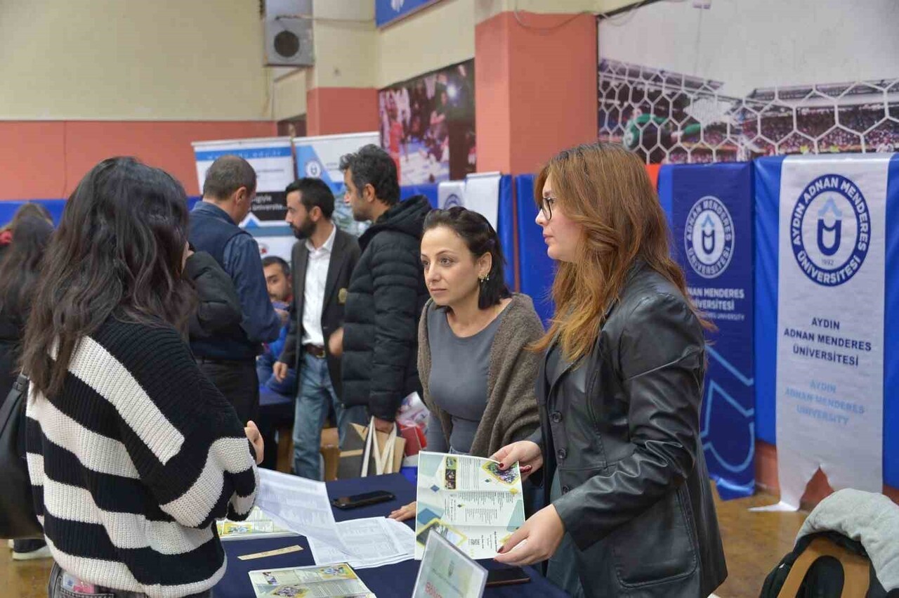 MSKÜ, AYDIN’DA GELECEĞİNİ PLANLAYAN GENÇLERLE BİR ARAYA GELDİ