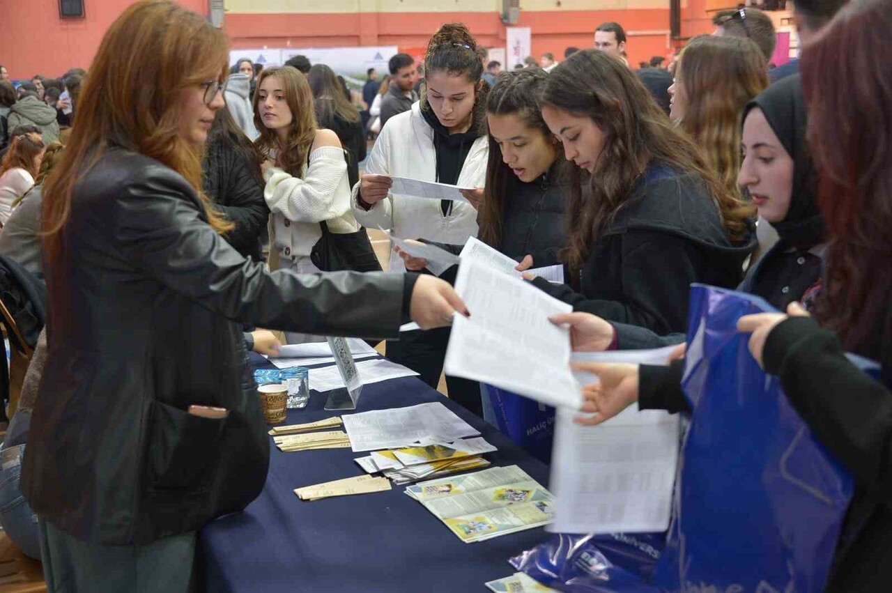 MSKÜ, AYDIN’DA GELECEĞİNİ PLANLAYAN GENÇLERLE BİR ARAYA GELDİ
