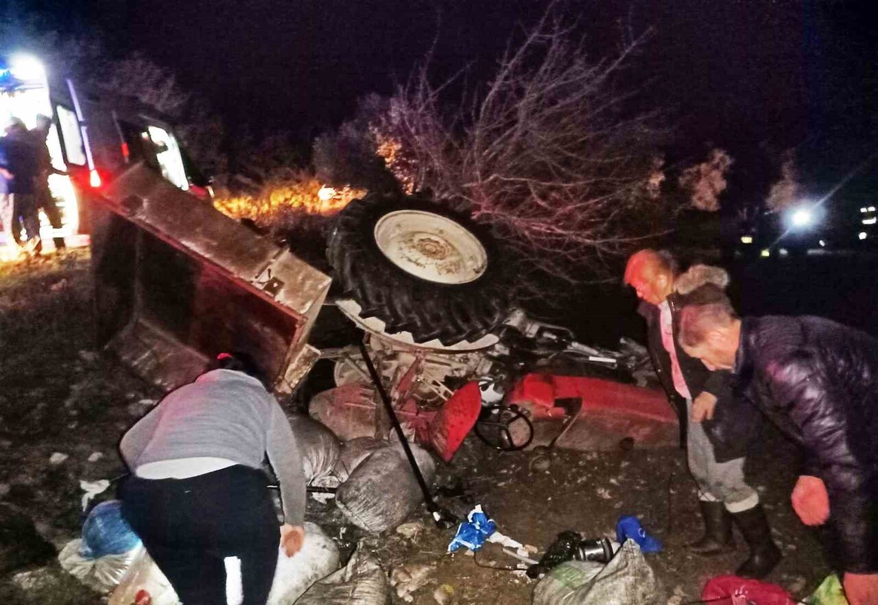 MUĞLA'NIN MENTEŞE İLÇESİ YEŞİLYURT MAHALLESİNDE TARLADA DEVRİLEN TRAKTÖRÜN ALTINDA KALAN KADIN...