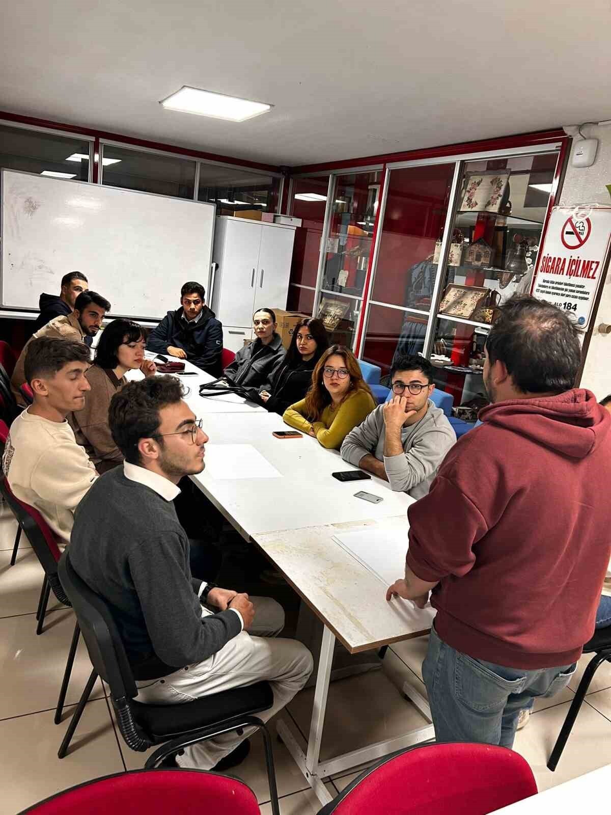 MUĞLA’DA GENÇLER SANATIN İÇİNDE