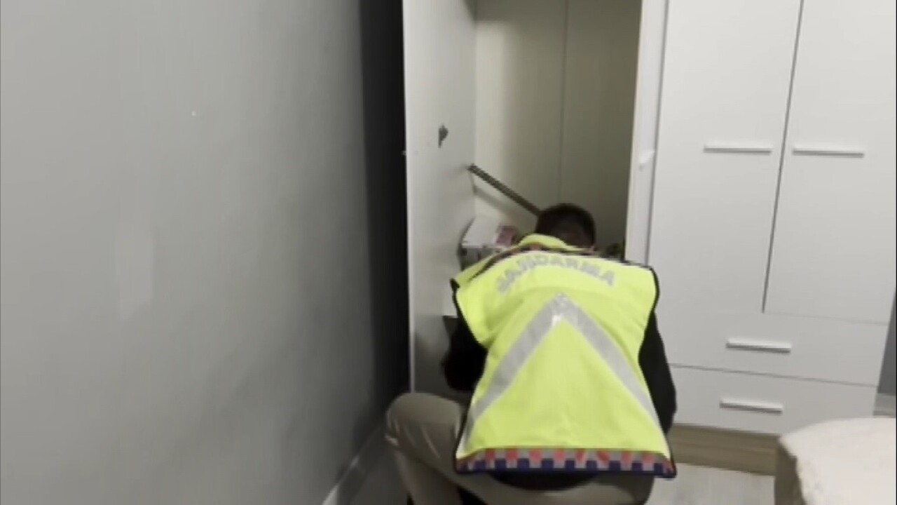 MUĞLA MERKEZLİ DOLANDIRICILIK OPERASYONUNDA 10 ŞÜPHELİ TUTUKLANDI