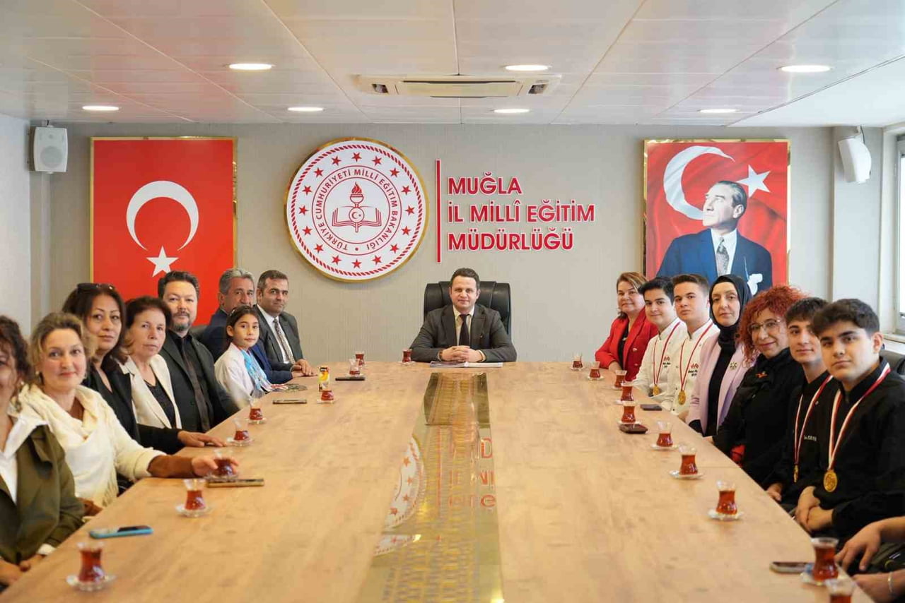 MUĞLA’NIN GURUR TABLOSU DÜNYA ŞAMPİYONU VE ALTIN ŞEFLER İL MÜDÜRÜ ÇAY İLE BULUŞTU