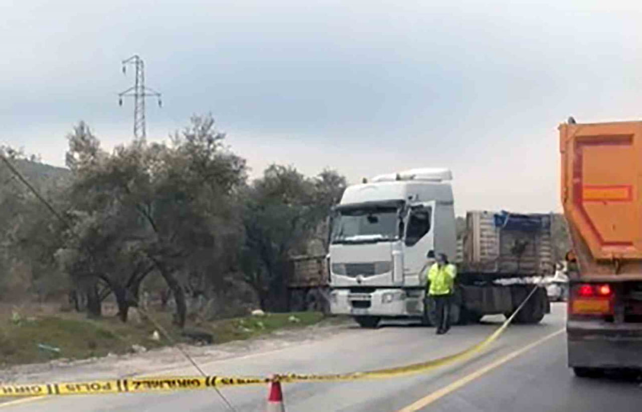MUĞLA’NIN YATAĞAN İLÇESİNDE TIR’IN ALTINDA KALAN VE AĞIR YARALANAN SÜRÜCÜ HASTANEYE...