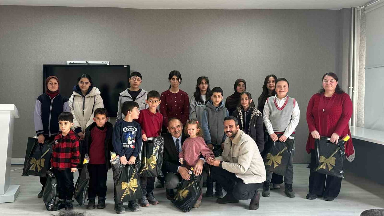 MURADİYE’DE 2. KİTAP OKUMA YARIŞMASI ÖDÜL TÖRENİ DÜZENLENDİ