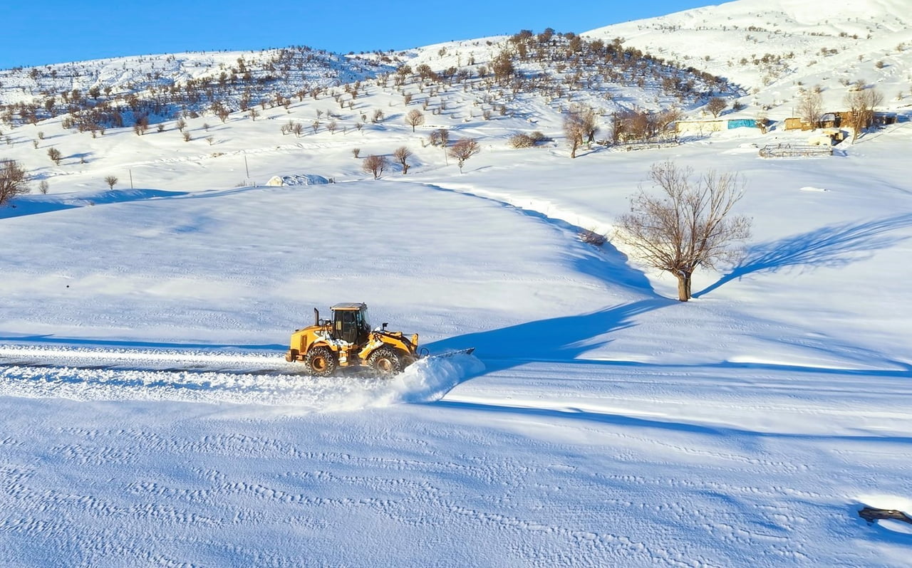 MUŞ'TA ETKİLİ OLAN KAR YAĞIŞININ ARDINDAN 113 PERSONEL VE 68 İŞ MAKİNESİYLE SAHAYA İNEN İL ÖZEL...