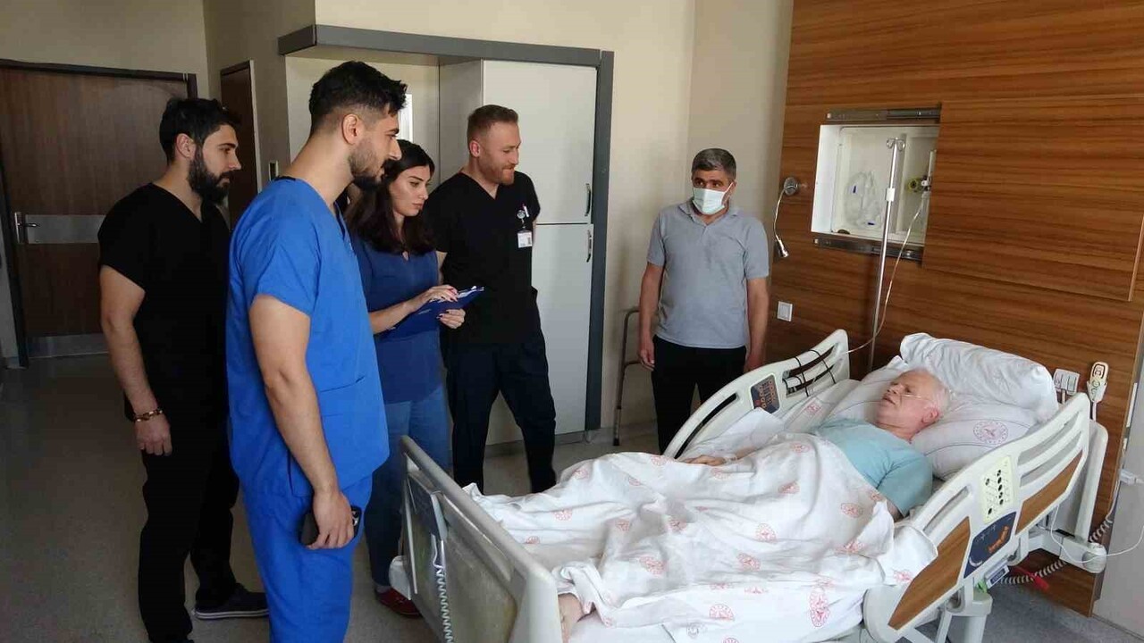 MUŞ’TAN AORT DAMAR YIRTIĞI (TİP 1 DİSEKSİYON) NEDENİYLE ACİL OLARAK VAN EĞİTİM VE ARAŞTIRMA...