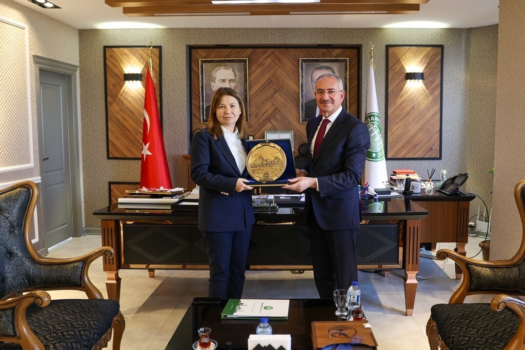 NDOKUZ MAYIS ÜNİVERSİTESİ (OMÜ) REKTÖRÜ PROF. DR. FATMA AYDIN, ÜNİVERSİTE ÜST YÖNETİMİYLE BİRLİKTE...