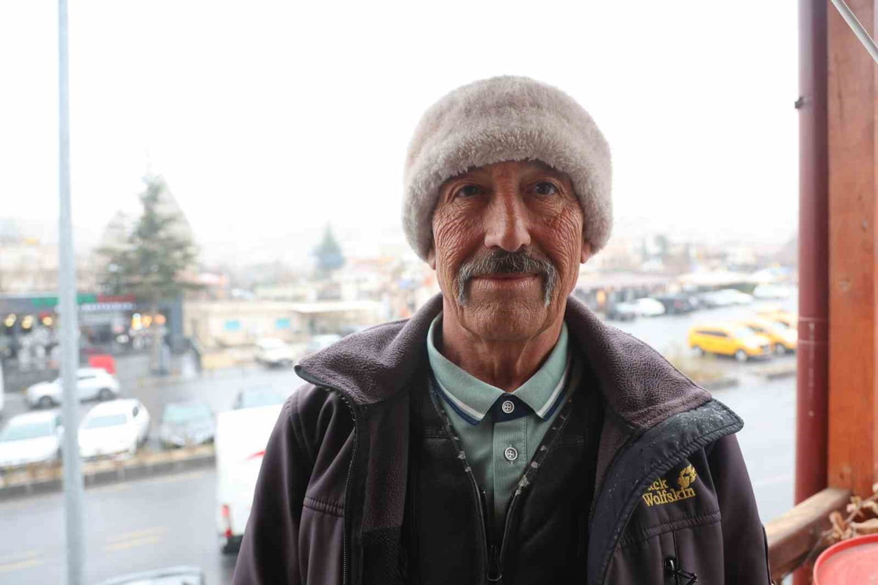 NEVŞEHİR’DE YAŞAYAN 58 YAŞINDAKİ CEMALETTİN YAVUZ, ORTAOKUL YILLARINDA MERAK SARDIĞI DİL...