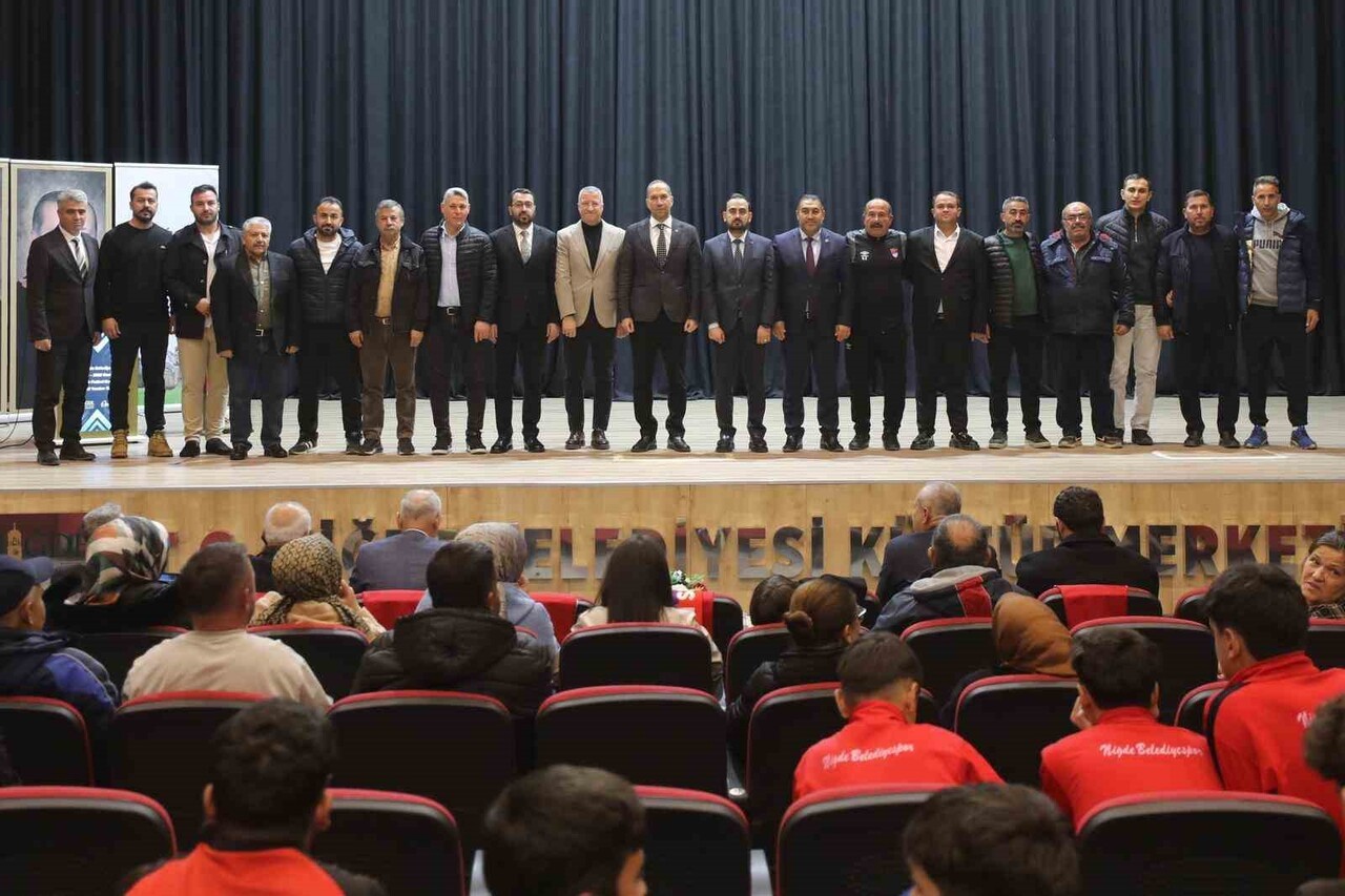 NİĞDE BELEDİYESİ TARAFINDAN AMATÖR 12 KULÜBE 1 MİLYON TL'NİN ÜZERİNDE YARDIM YAPILDI.