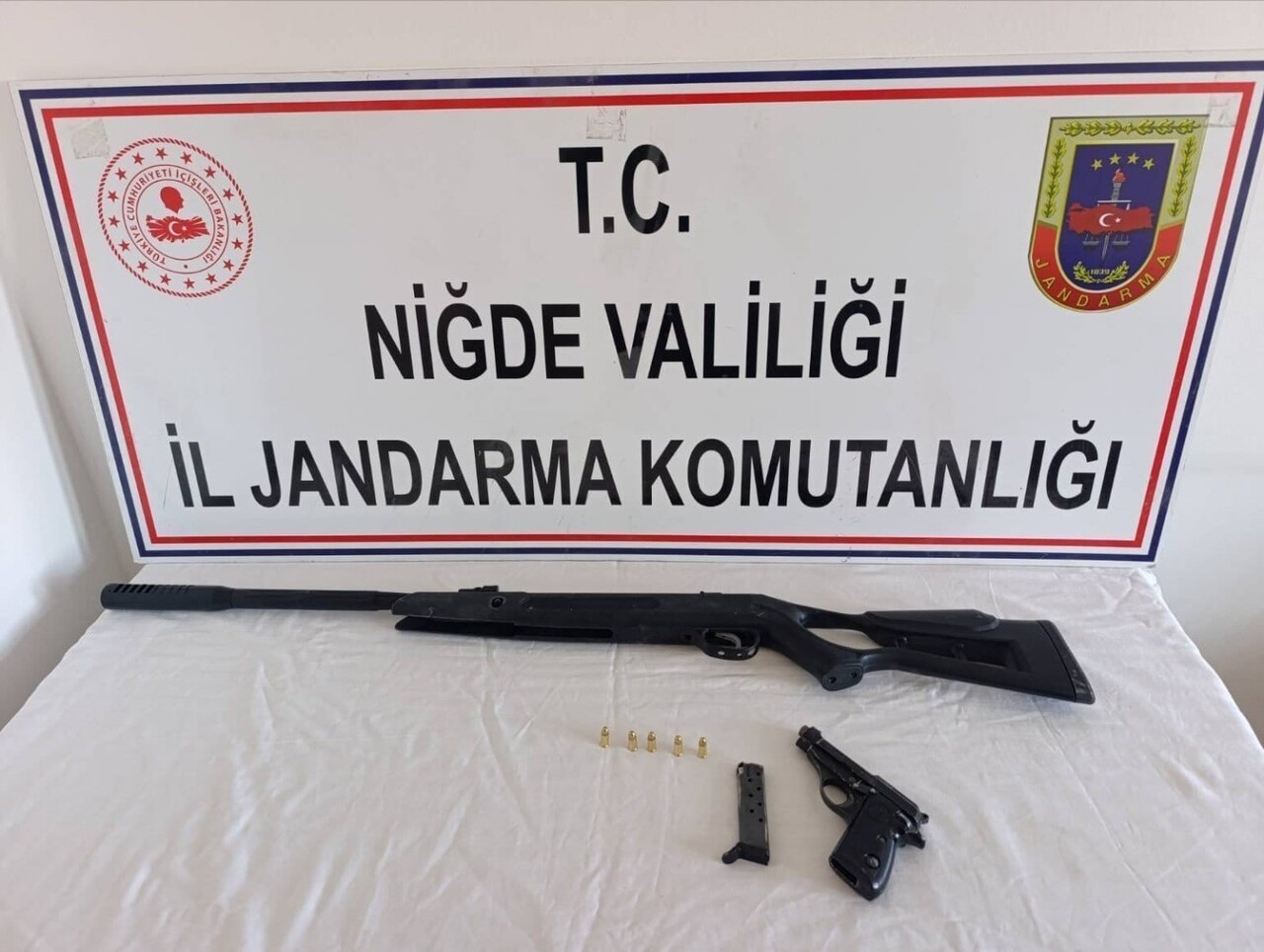 NİĞDE İL JANDARMA KOMUTANLIĞI TARAFINDAN “YASADIŞI BİREYSEL SİLAHLANMA İLE MÜCADELE” KAPSAMINDA...