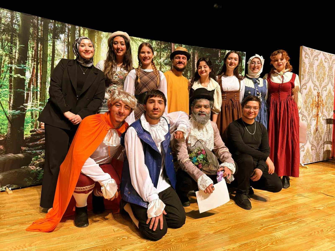 NİĞDE ÖMER HALİSDEMİR ÜNİVERSİTESİ KAMPÜS GENÇ OFİS TİYATRO EKİBİ, MOLİERE’NİN KLASİK ESERİ ZORAKİ...