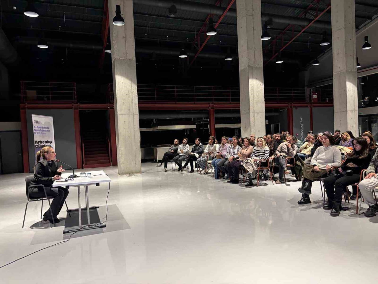 NİLÜFER BELEDİYESİ’NİN DÜZENLEDİĞİ ARKEOLOJİ GÜNDEMİ BULUŞMALARININ YILIN SON OTURUMUNDA...