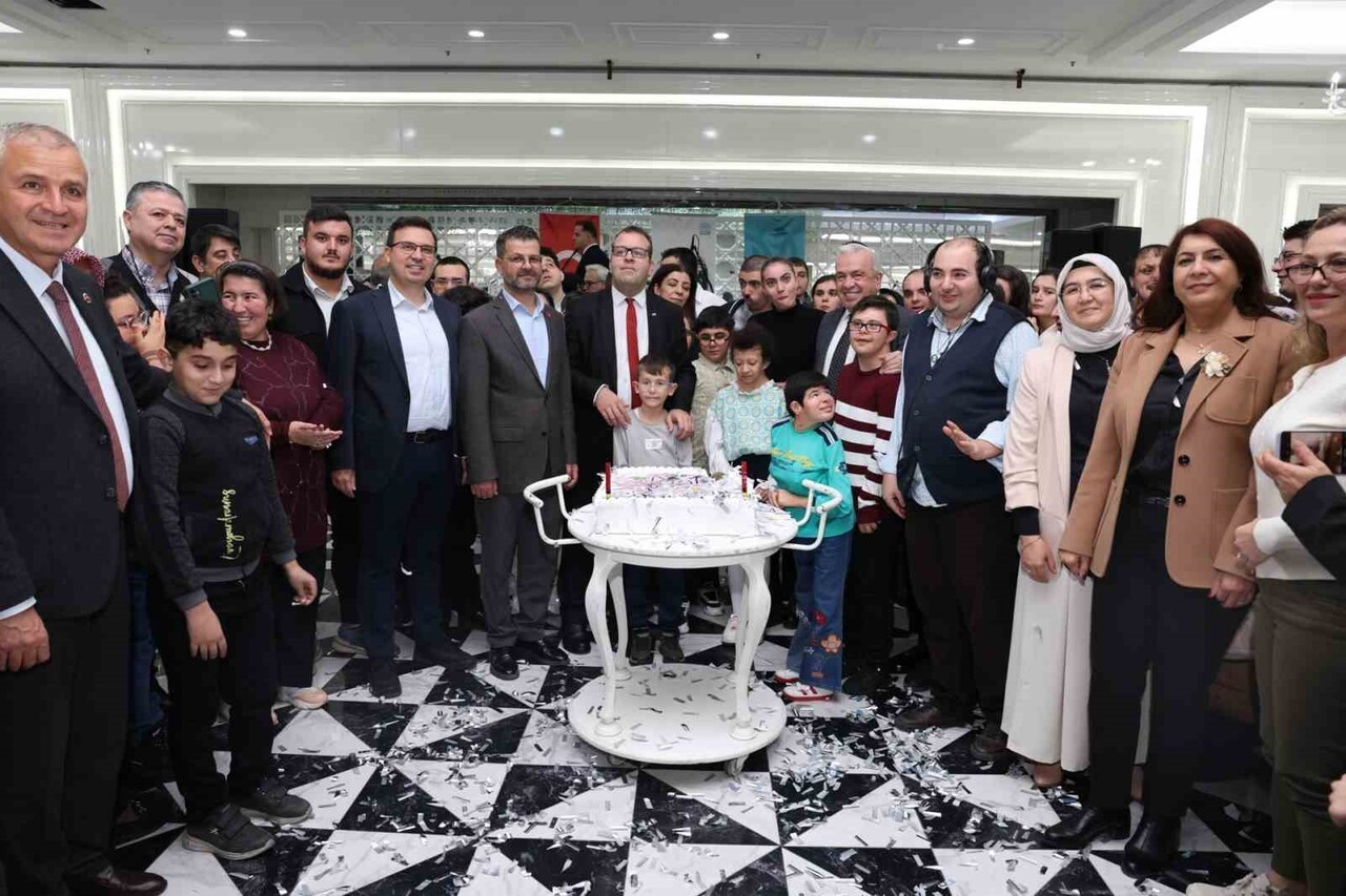 NİLÜFER BELEDİYESİ’NİN DÜZENLEDİĞİ GECEDE BİZİM EV ENGELLİLER SOSYAL YAŞAM DESTEK MERKEZİ’NİN...